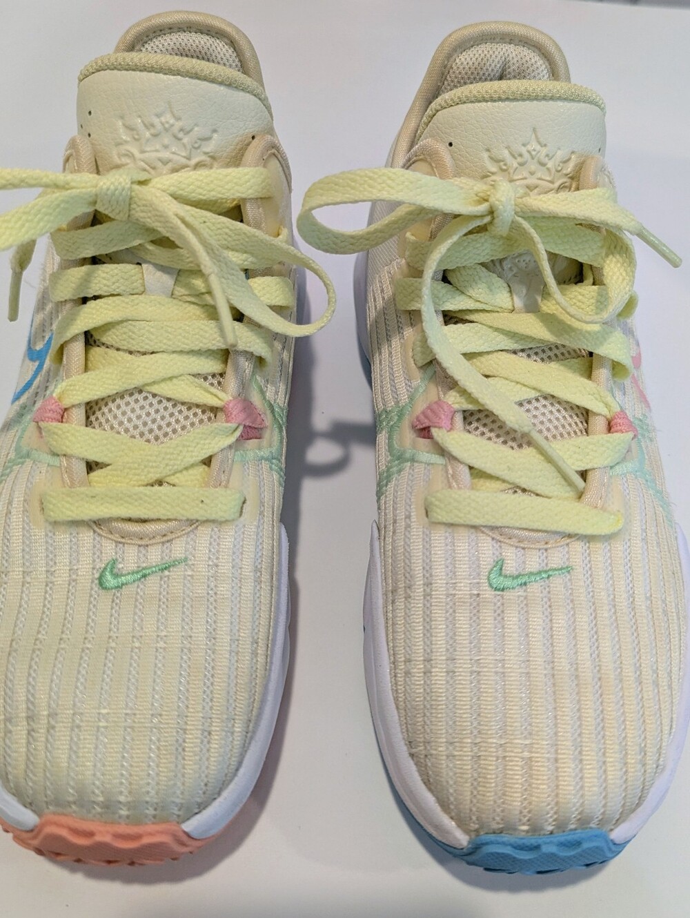 Nike LeBron Witness 6 GS Cream Pastel Pink Blue (Easter) Sneakers Size 4.5Y
